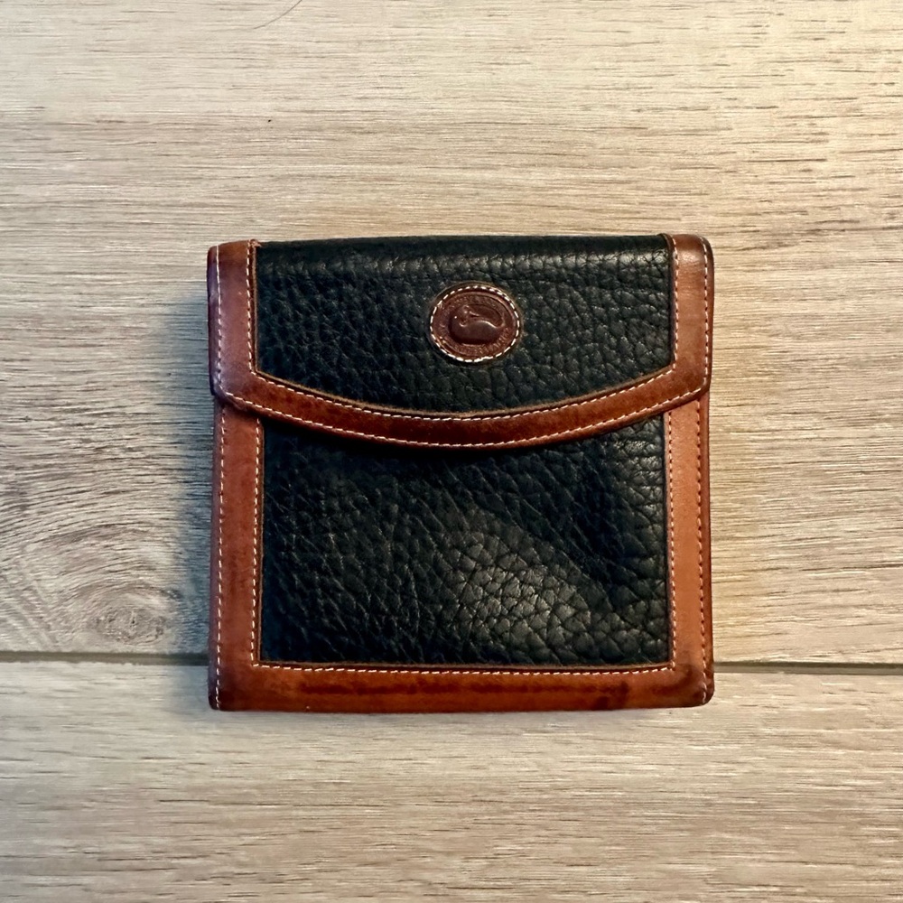 Dooney & Bourke wallet